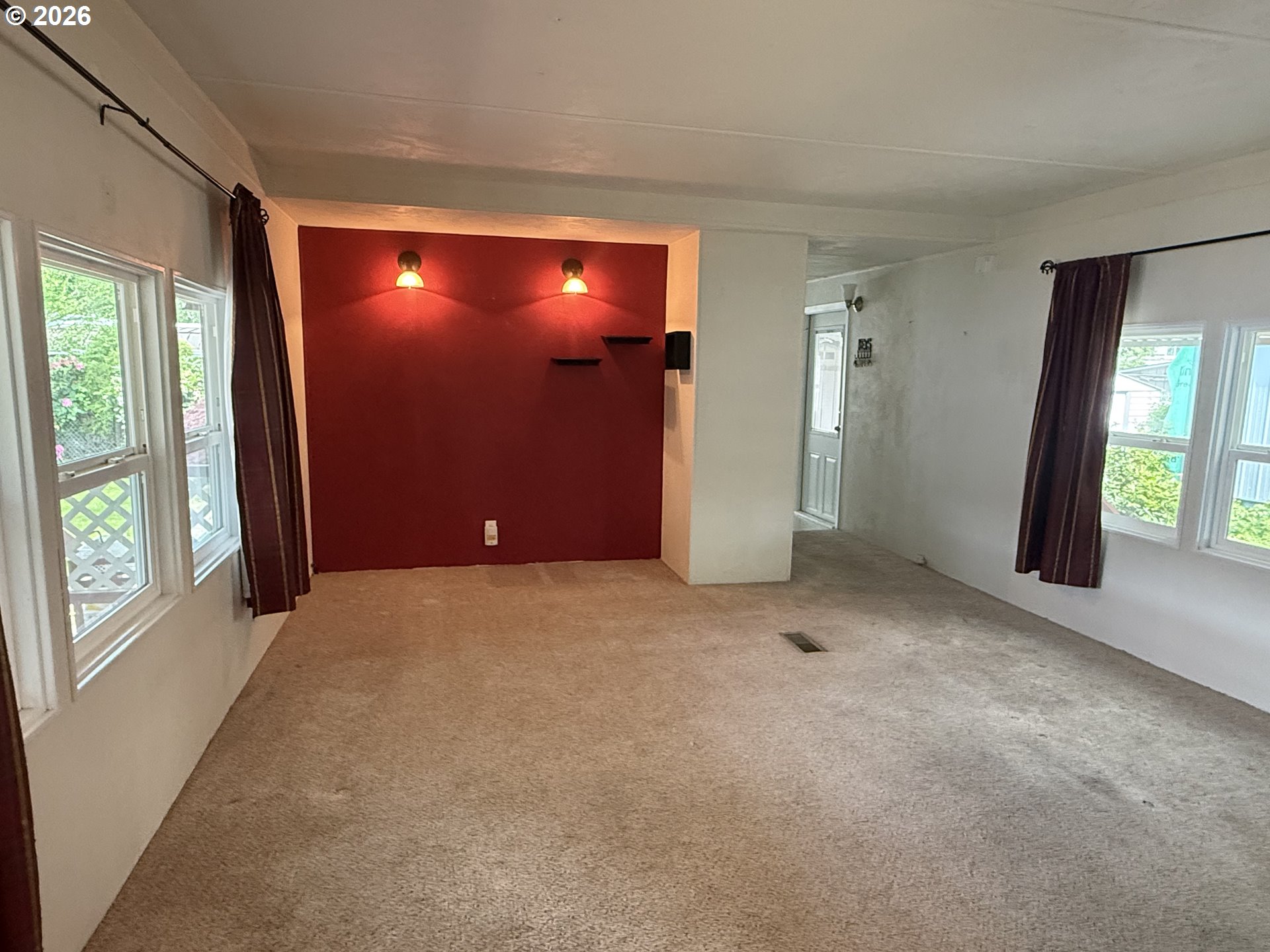 5335 Main Street, Unit 10 Springfield, OR 97478 - Photo 7 of 35 Living Room