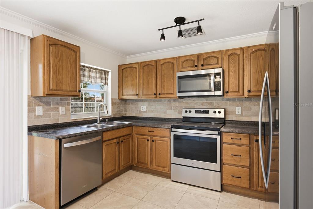 7826 Knox Loop New Port Richey, FL 34655 - Photo 6 of 22