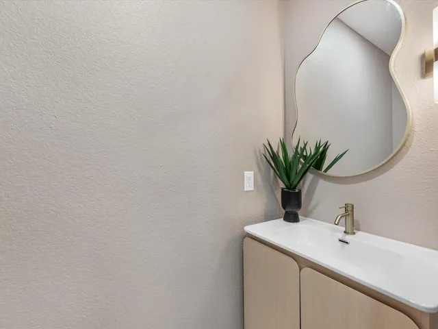 $725,000 | 3209 Binz Street, Houston, TX 77004