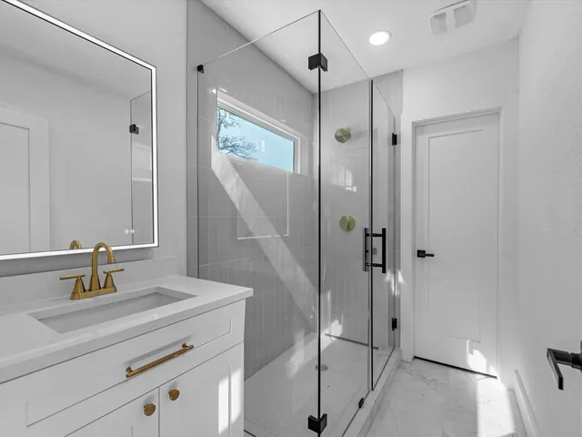 $725,000 | 3209 Binz Street, Houston, TX 77004