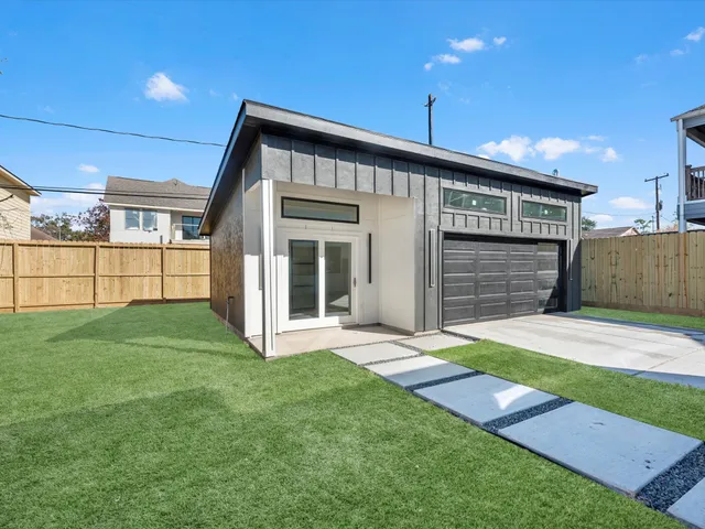 $725,000 | 3209 Binz Street, Houston, TX 77004