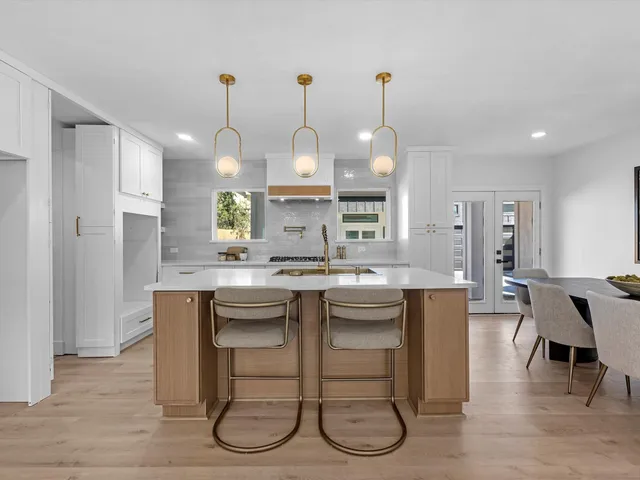 $725,000 | 3209 Binz Street, Houston, TX 77004