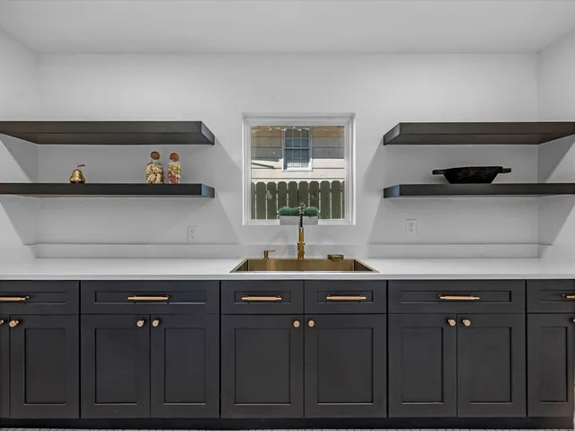 $725,000 | 3209 Binz Street, Houston, TX 77004