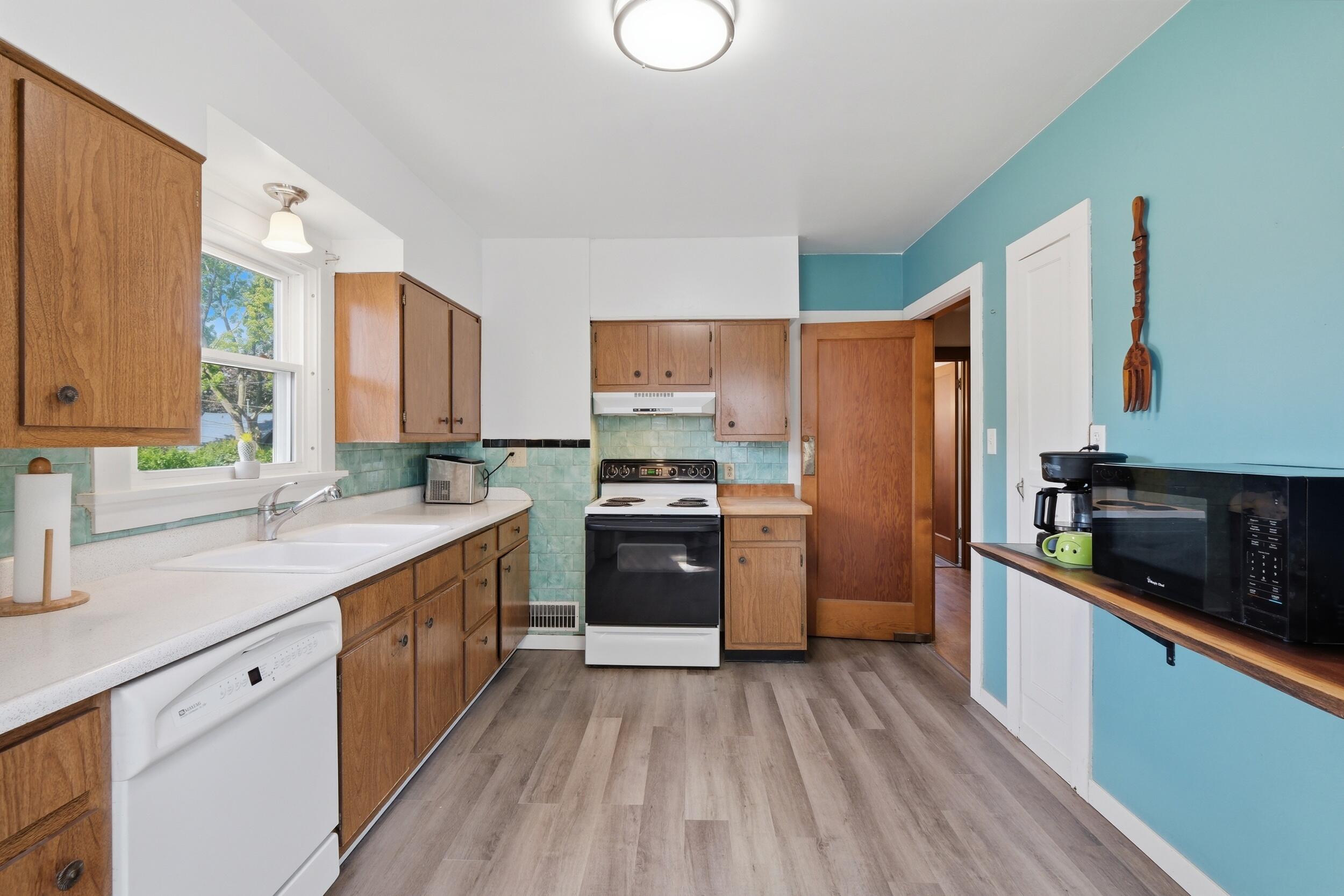 418 East Racine Street Jefferson, WI 53549 - Photo 11 of 34 Kitchen