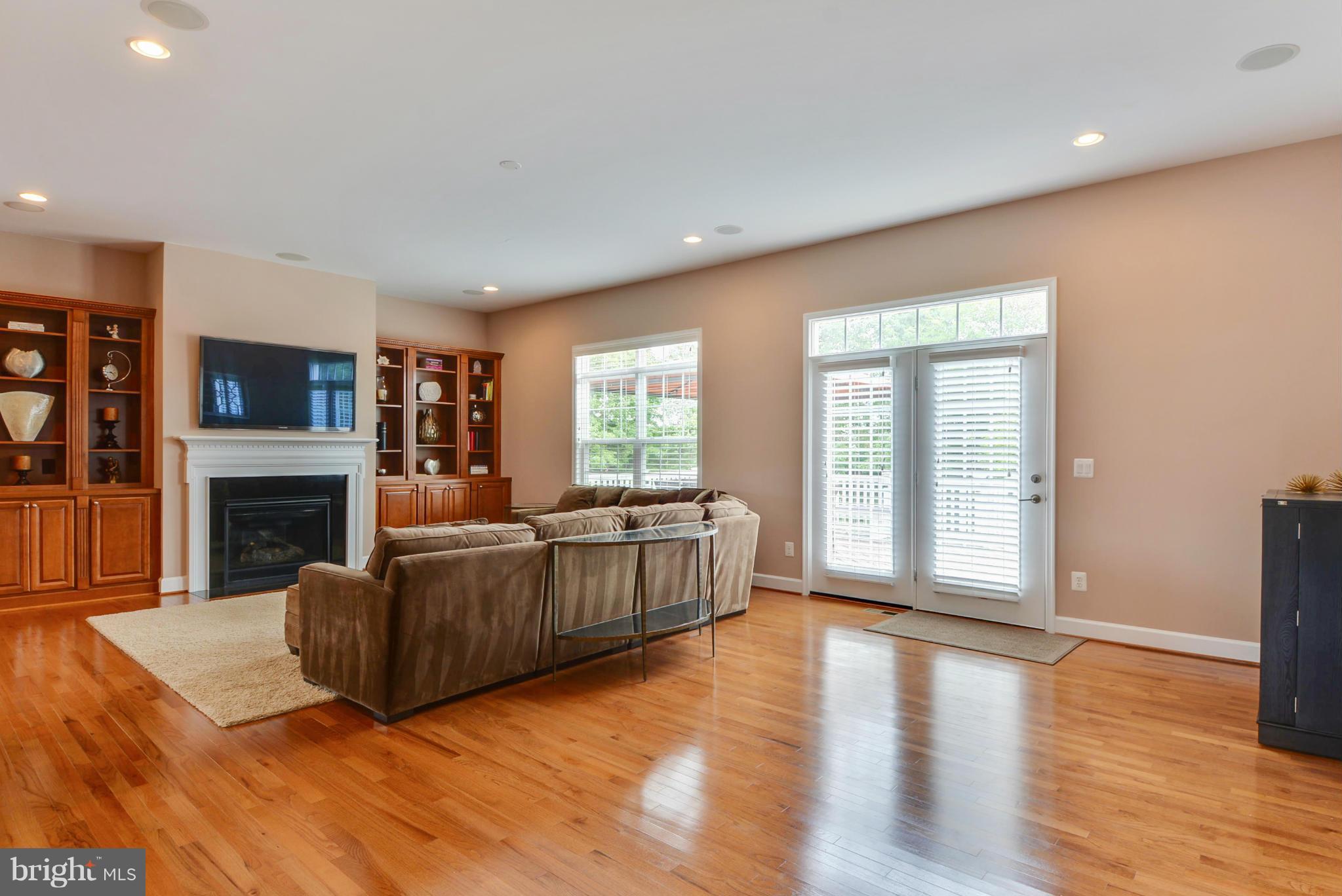 41953 Riding Mill Place Ashburn, VA 20148 - Photo 12 of 30 Family Room
