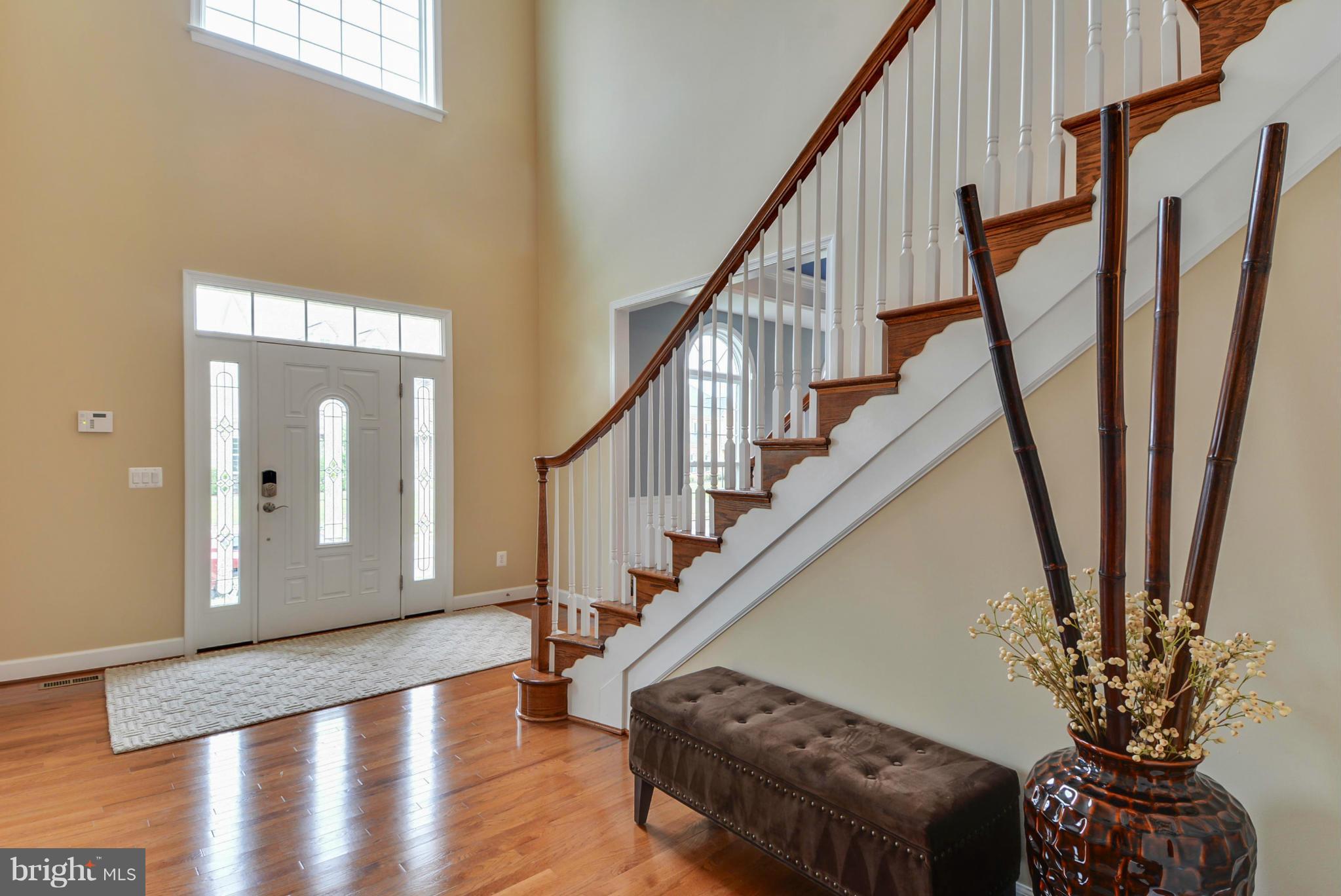 41953 Riding Mill Place Ashburn, VA 20148 - Photo 6 of 30 Foyer