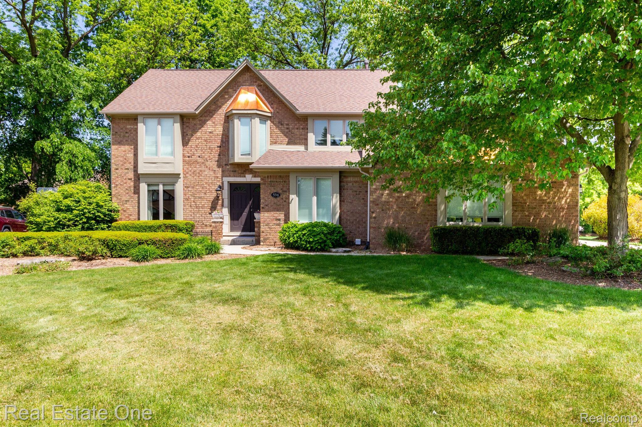 594 Shellbourne Drive Rochester, MI 48309 - Photo 1 of 59 Gallery Image 1