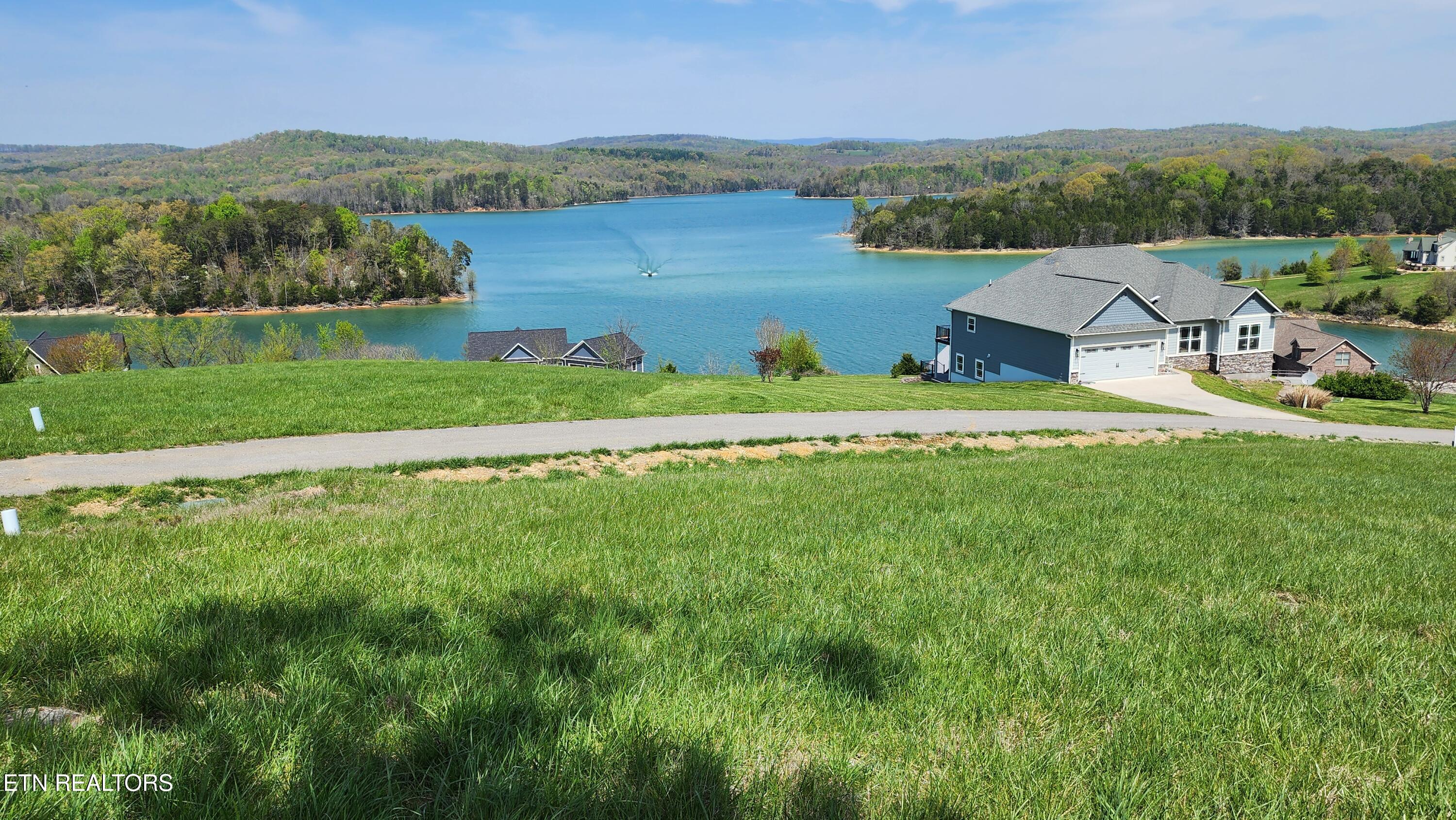 672 Diamond Lane Sharps Chapel, TN 37866 - Photo 3 of 35 20250414_124621