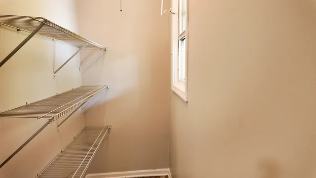 $343,000 | 1700 West 105th Street, Chicago, IL 60643