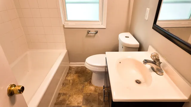 $343,000 | 1700 West 105th Street, Chicago, IL 60643