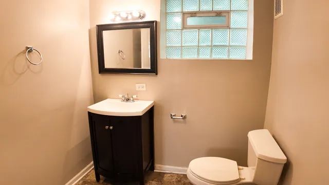 $343,000 | 1700 West 105th Street, Chicago, IL 60643