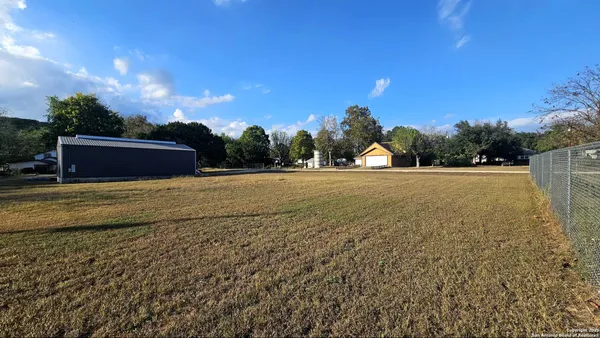 a view of an outdoor space