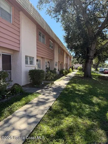 $1,200 | 2511 Country Club Drive, Unit B118, Titusville, FL 32780