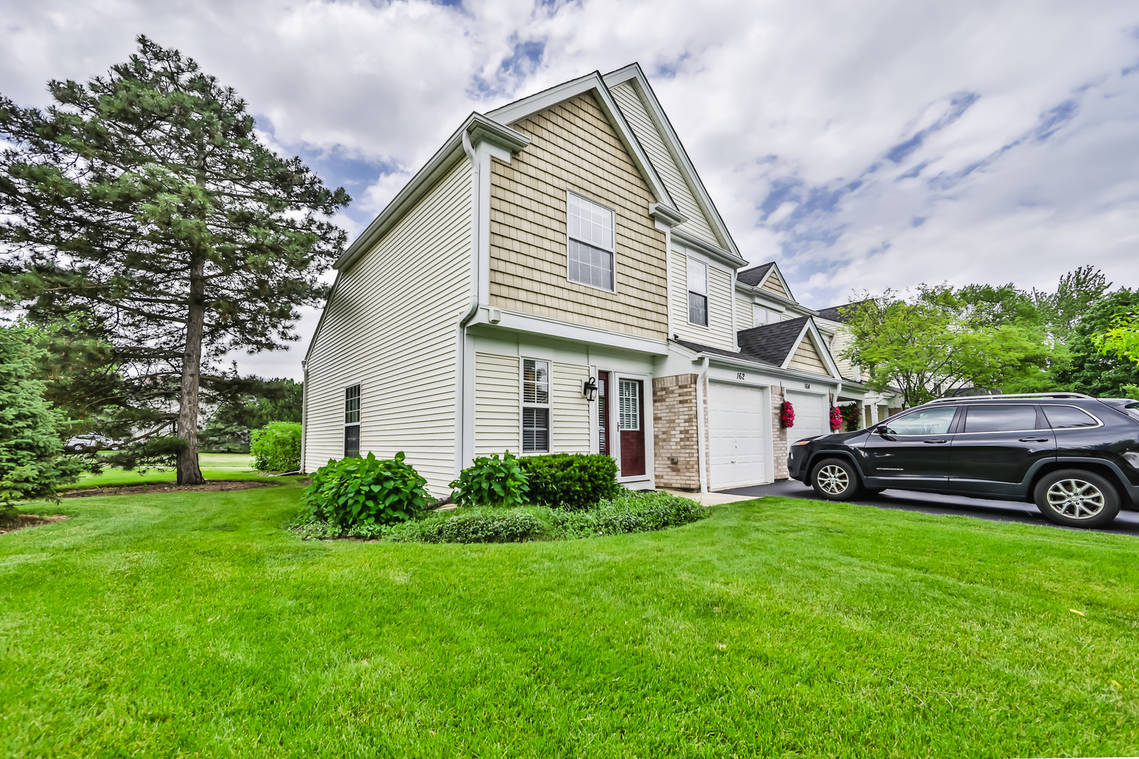 162 North Oltendorf Road Streamwood, IL 60107 - Photo 1 of 15