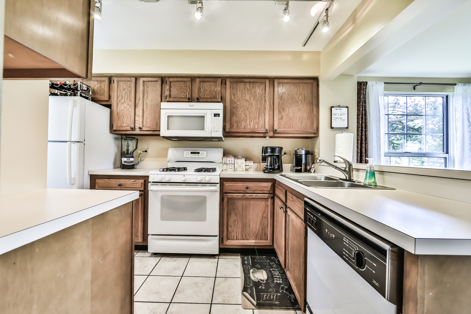 162 North Oltendorf Road Streamwood, IL 60107 - Photo 3 of 15