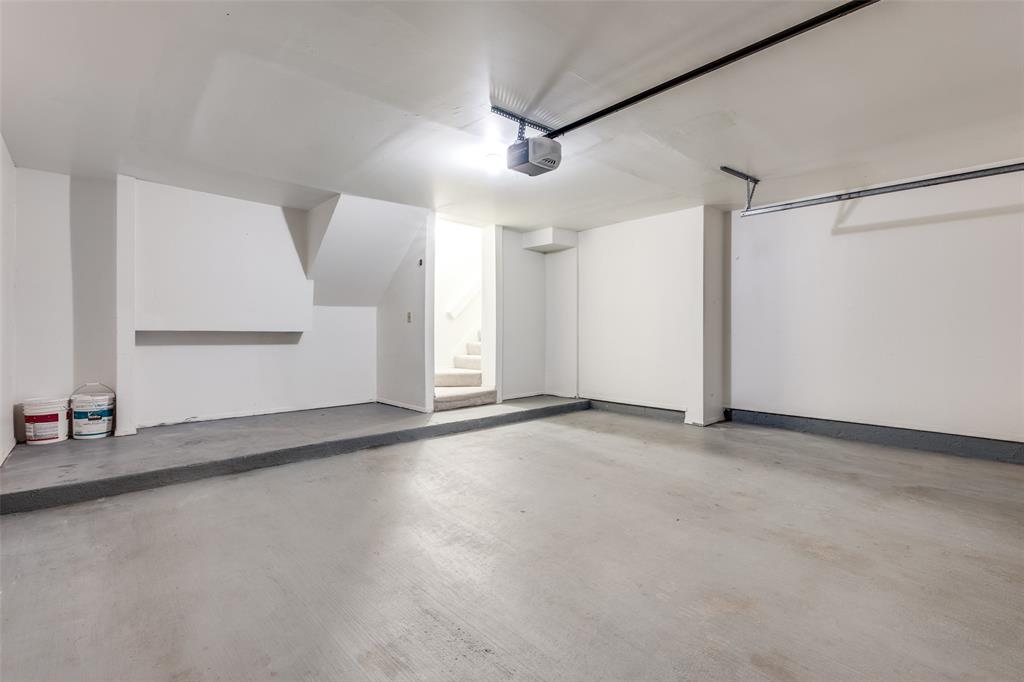 2201 Wolf Street, Unit 6104 Dallas, TX 75201 - Photo 8 of 11 an empty room with a empty space and windows