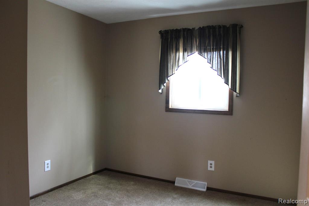 450 South Conklin Road Lake Orion, MI 48362 - Photo 22 of 30 Gallery Image 22
