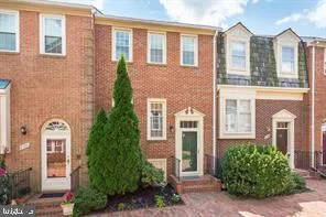 $3,495 | 2721 Franklin Court, Alexandria, VA 22302