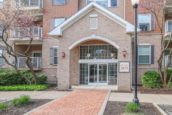 $398,000 | 2671 Stone Circle, Unit 103, Geneva, IL 60134