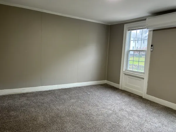 $1,150 | 92-98 Boswell Avenue, Unit 2, Norwich, CT 06360