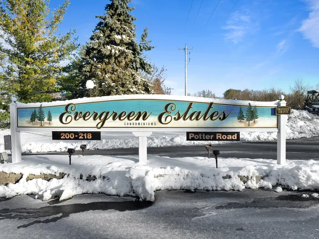 $374,999 | 208 Potter Road, Unit 202, Elkhorn, WI 53121