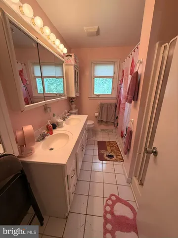 $374,900 | 28 Worral Court, Newark, DE 19711