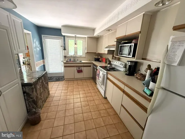 $374,900 | 28 Worral Court, Newark, DE 19711