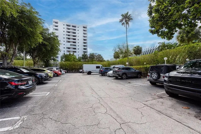 $3,000 | 1881 Washington Avenue, Unit 3D, Miami Beach, FL 33139