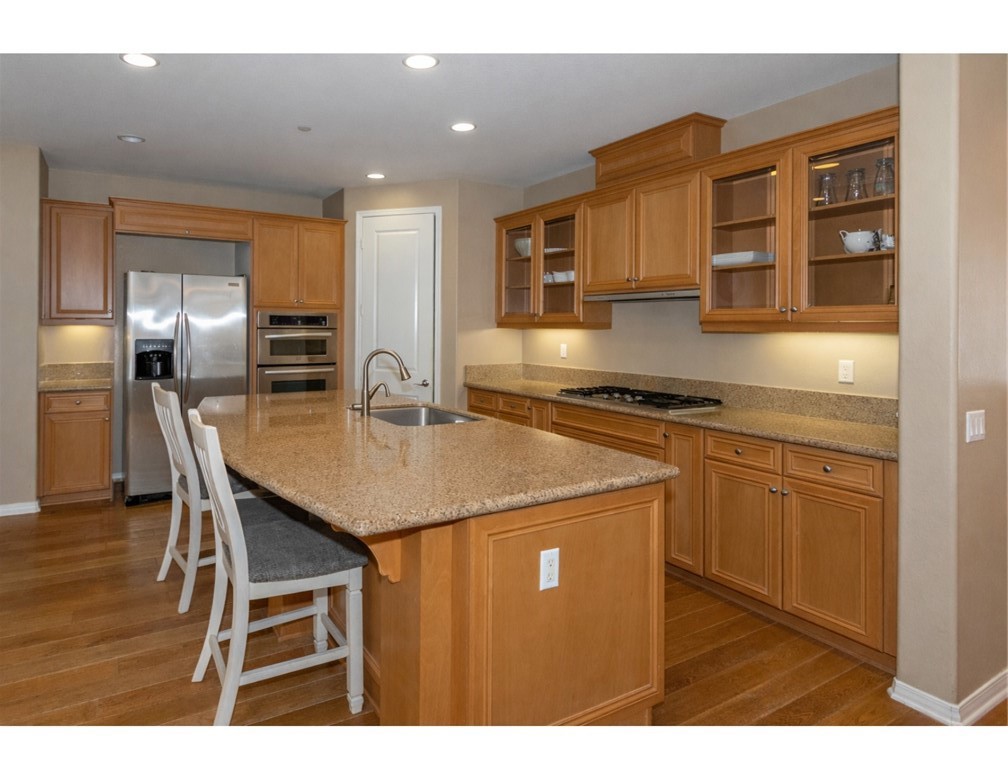4073 Galapagos Way Oxnard, CA 93035 - Photo 18 of 36 Kitchen
