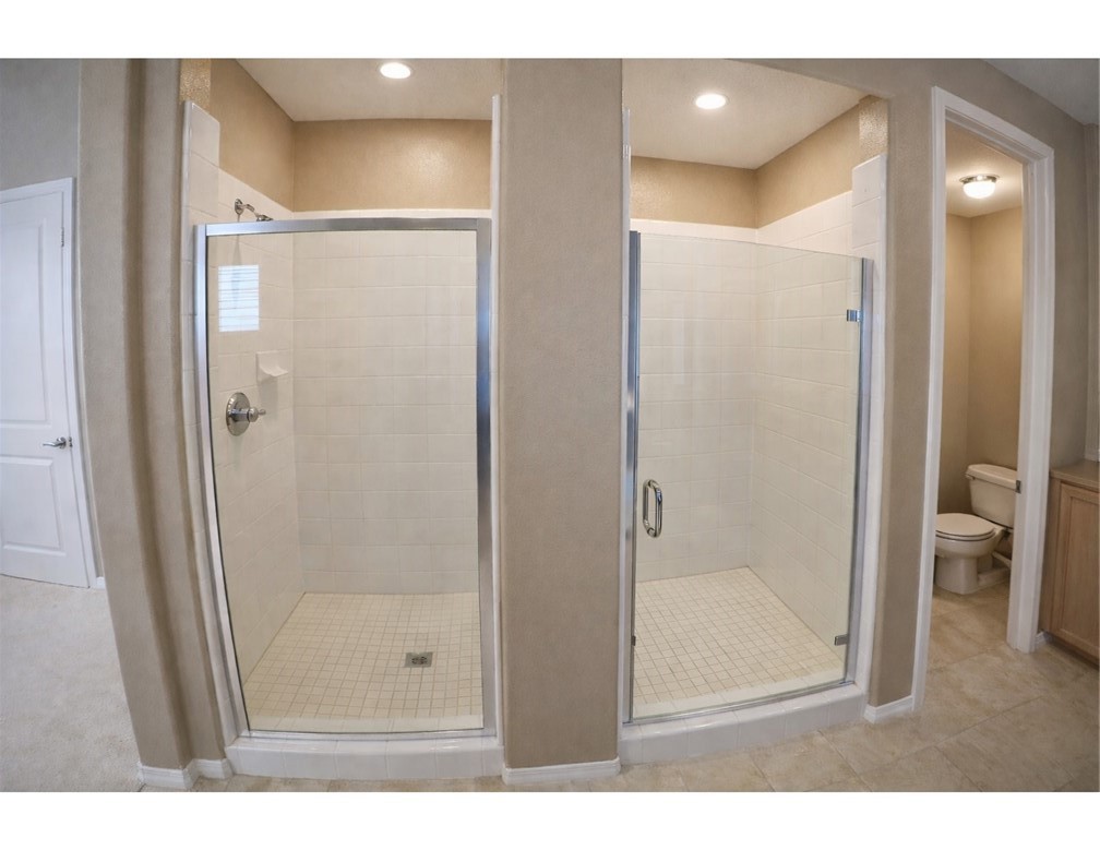 4073 Galapagos Way Oxnard, CA 93035 - Photo 24 of 35 Master Walk in shower