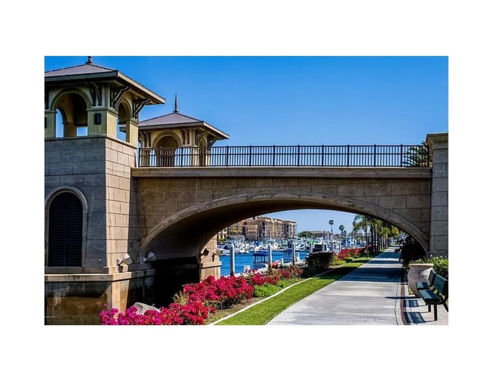 4073 Galapagos Way Oxnard, CA 93035 - Photo 4 of 35 Marina Bridge
