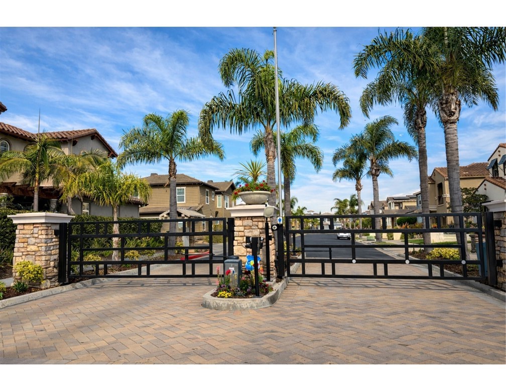 4073 Galapagos Way Oxnard, CA 93035 - Photo 10 of 36 Front Gate