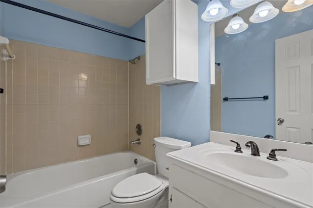 a view of a back yard of the house