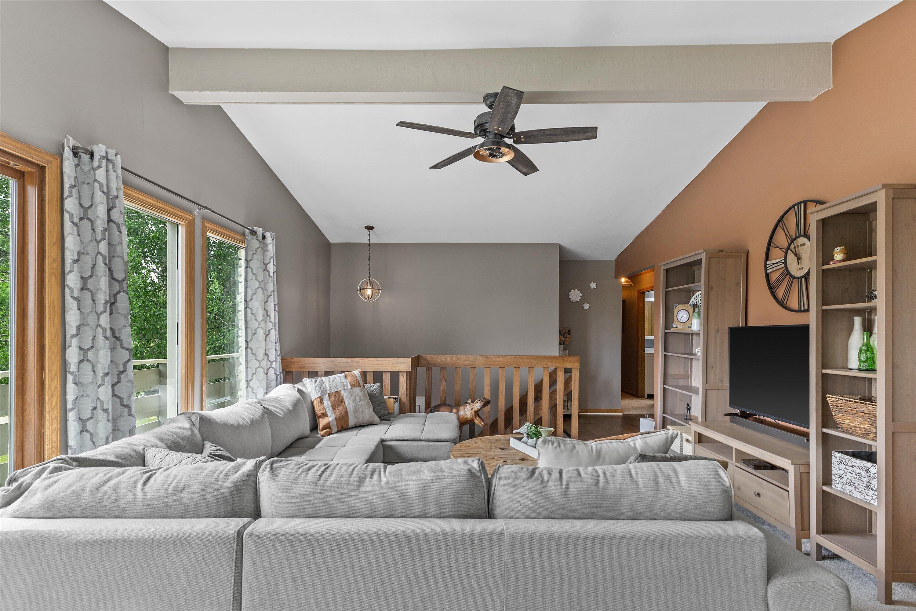 W290S2811 Carmarthen Road Genesee, WI 53188 - Photo 11 of 49 Living Room
