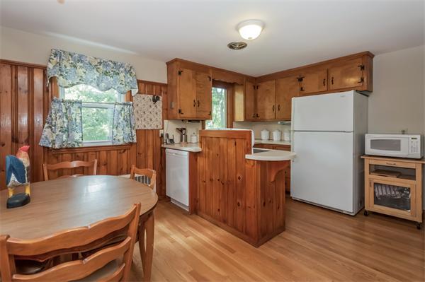 42 Farnham Road Stoughton, MA 02072 - Photo 7 of 22