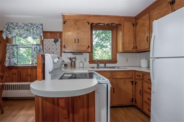 42 Farnham Road Stoughton, MA 02072 - Photo 9 of 22