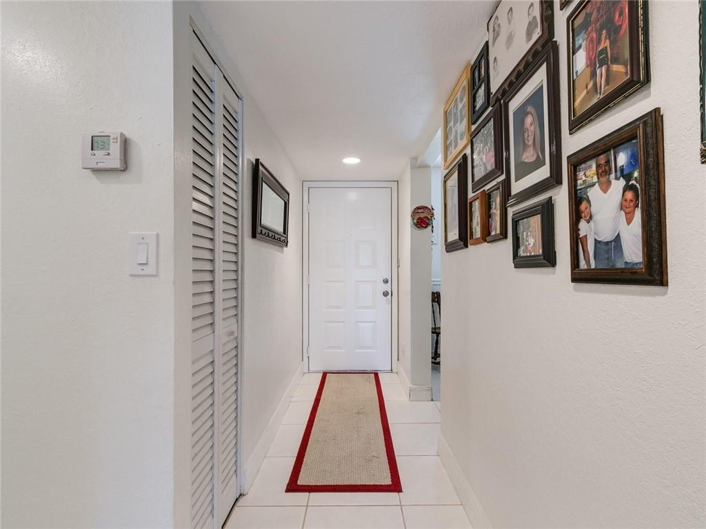 9569 West McNab Road, Unit 9569 Tamarac, FL 33321 - Photo 6 of 39 Foyer