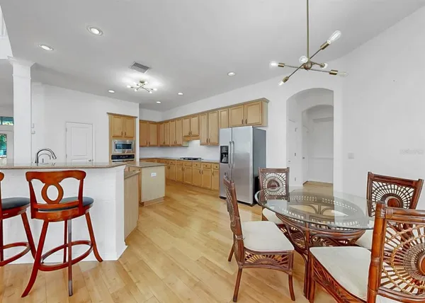 $999,999 | 435 Islebay Drive, Apollo Beach, FL 33572