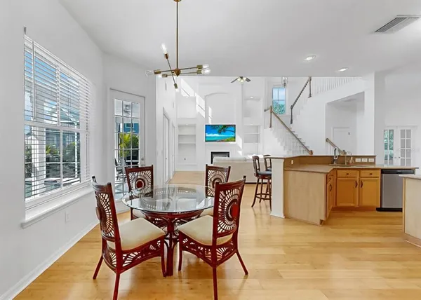 $999,999 | 435 Islebay Drive, Apollo Beach, FL 33572