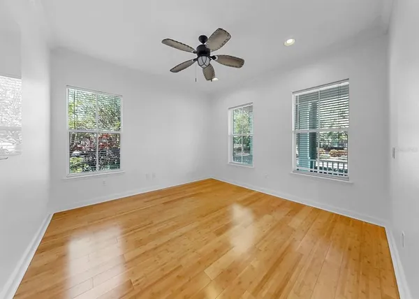 $999,999 | 435 Islebay Drive, Apollo Beach, FL 33572