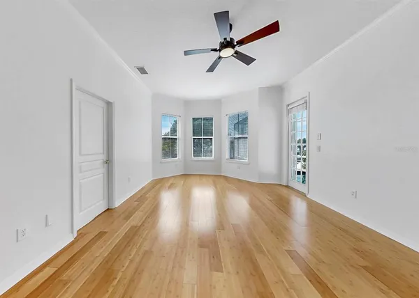 $999,999 | 435 Islebay Drive, Apollo Beach, FL 33572