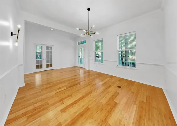$999,999 | 435 Islebay Drive, Apollo Beach, FL 33572