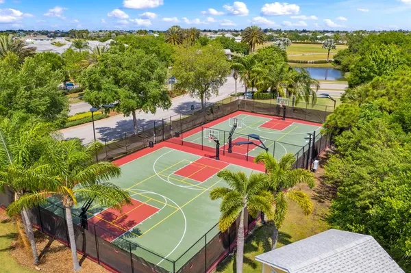 $999,999 | 435 Islebay Drive, Apollo Beach, FL 33572
