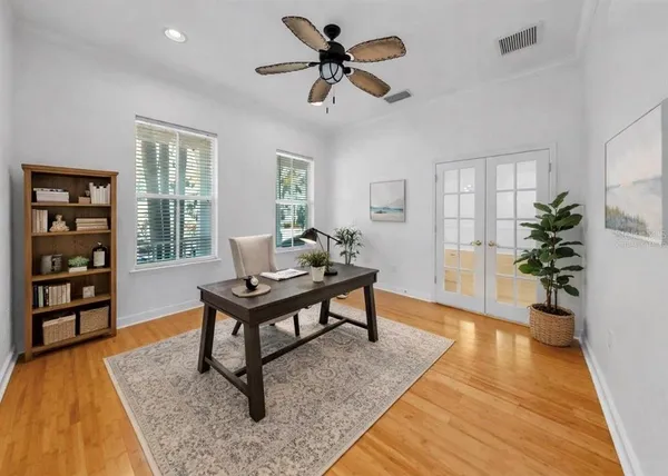 $999,999 | 435 Islebay Drive, Apollo Beach, FL 33572