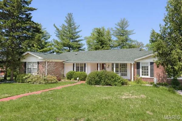 $283,000 | 69 Club Grounds N Drive, Florissant, MO 63033