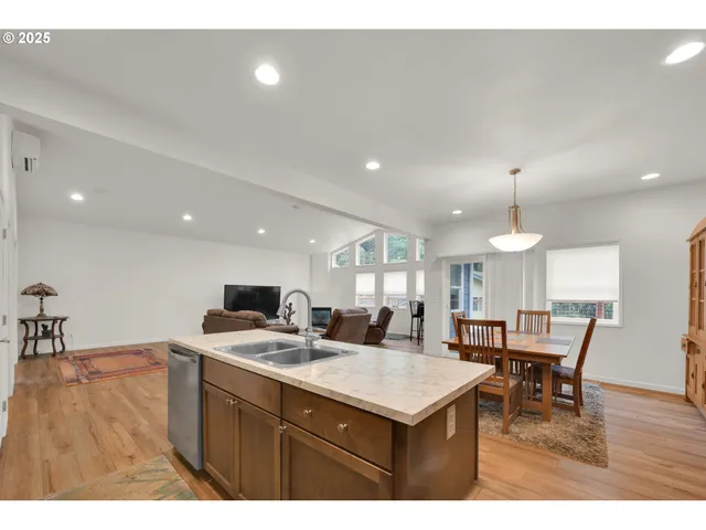 $525,000 | 3825 Brighton Avenue, Eugene, OR 97405