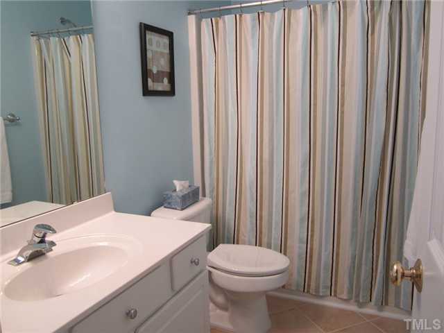 6405 Nowell Pointe Drive Raleigh, NC 27607 - Photo 14 of 19 Upstairs bath.