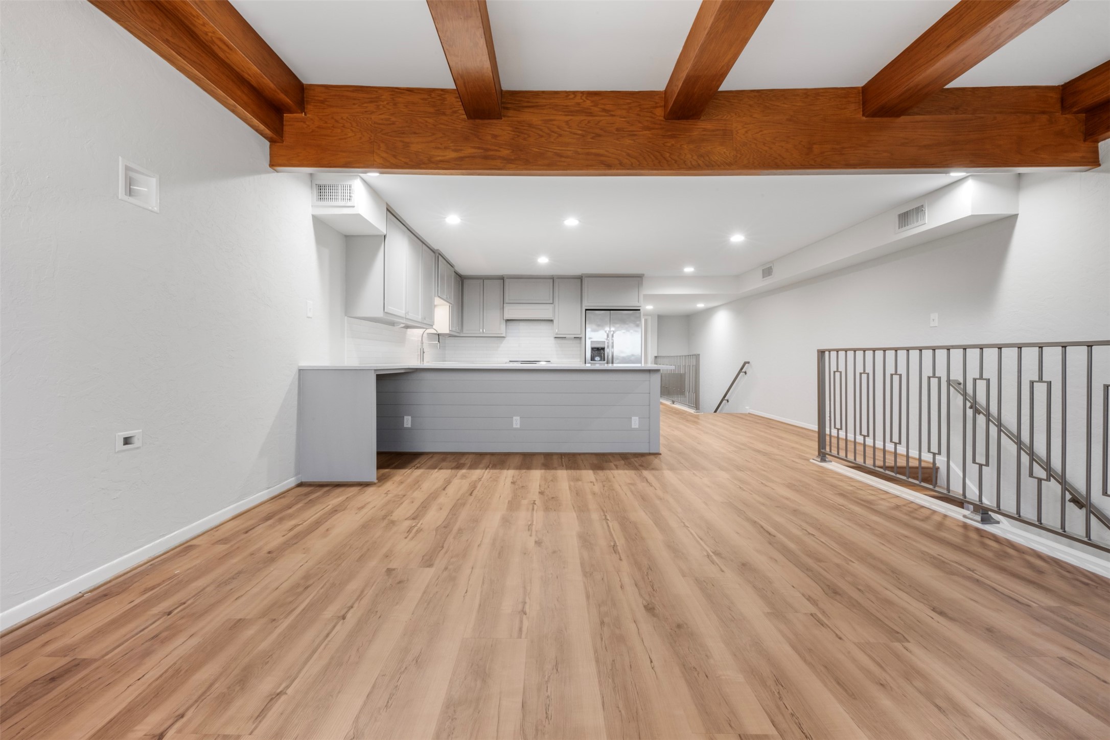 3141 Bissonnet Street Houston, TX 77005 - Photo 21 of 45 a view of kitchen and microwave