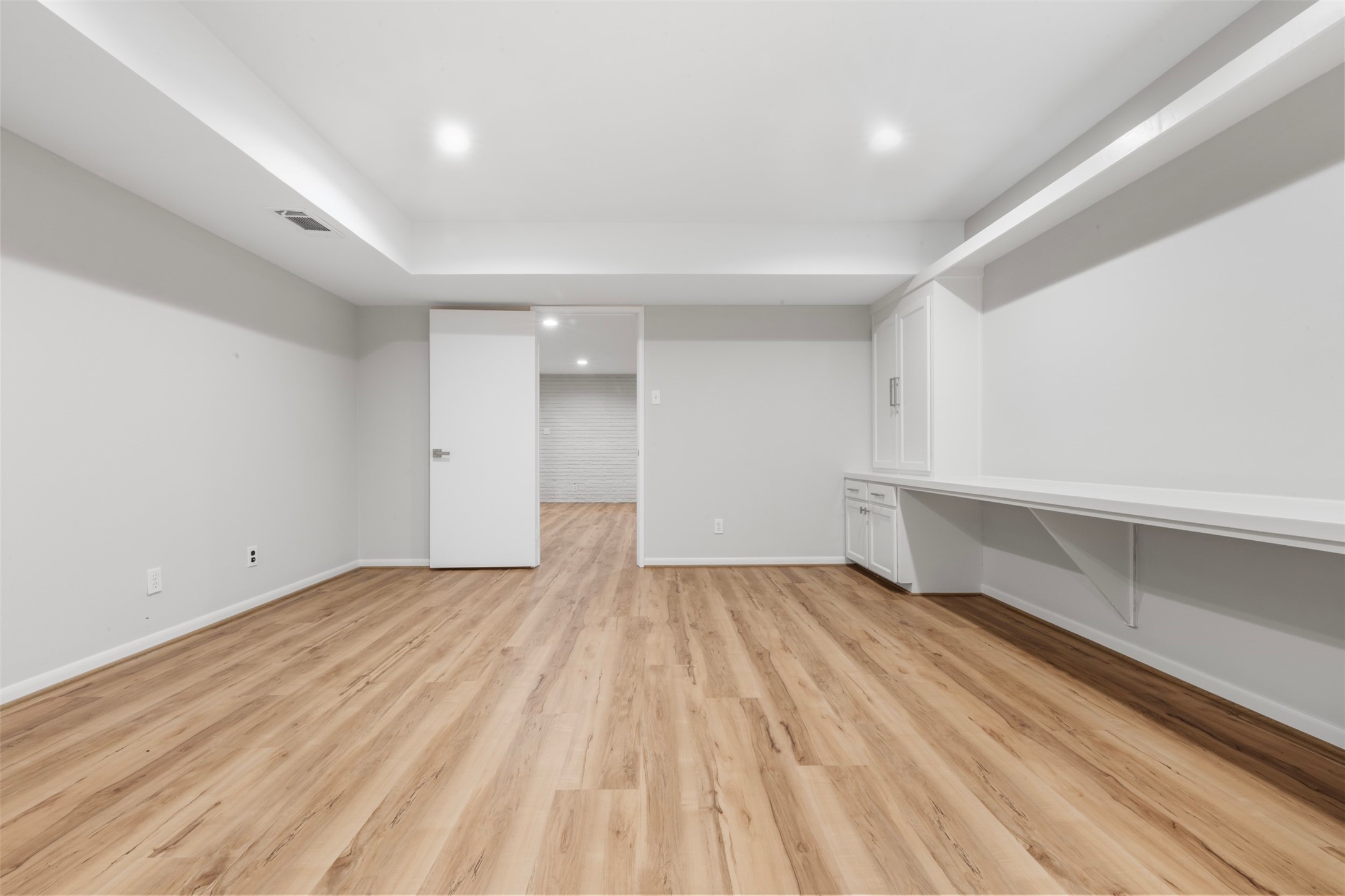 3141 Bissonnet Street Houston, TX 77005 - Photo 9 of 45 a view of room with walk in closet
