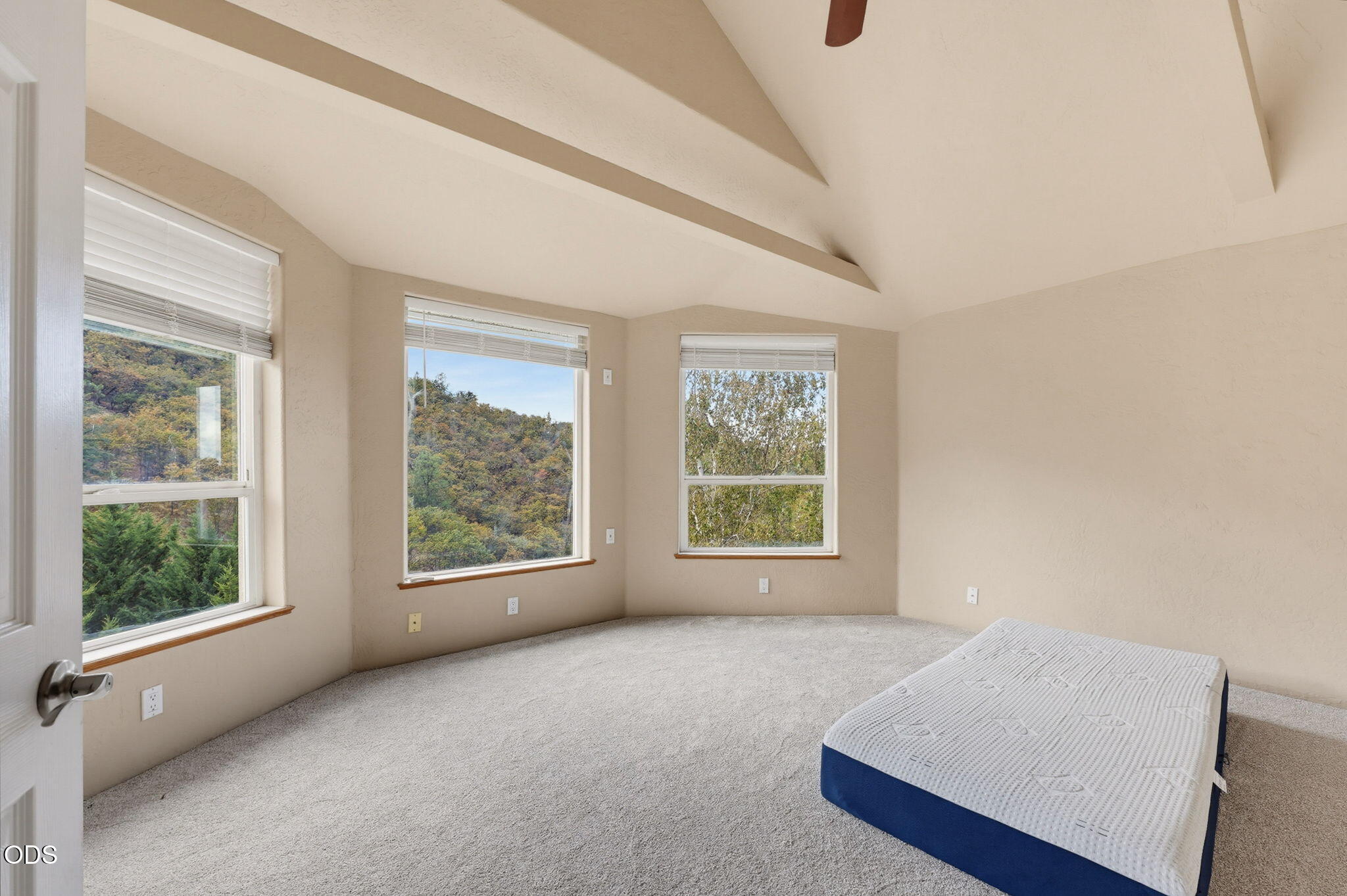 4375 Pioneer Road Medford, OR 97501 - Photo 14 of 84 Gallery Image 14